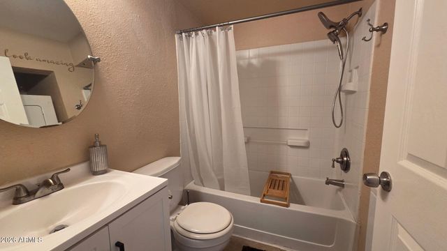 286 W PALOMINO Drive 23, Chandler, AZ 85225