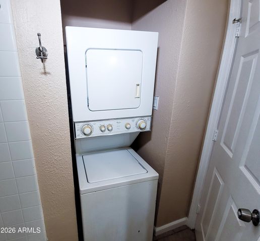 286 W PALOMINO Drive 23, Chandler, AZ 85225