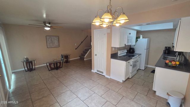 286 W PALOMINO Drive 23, Chandler, AZ 85225