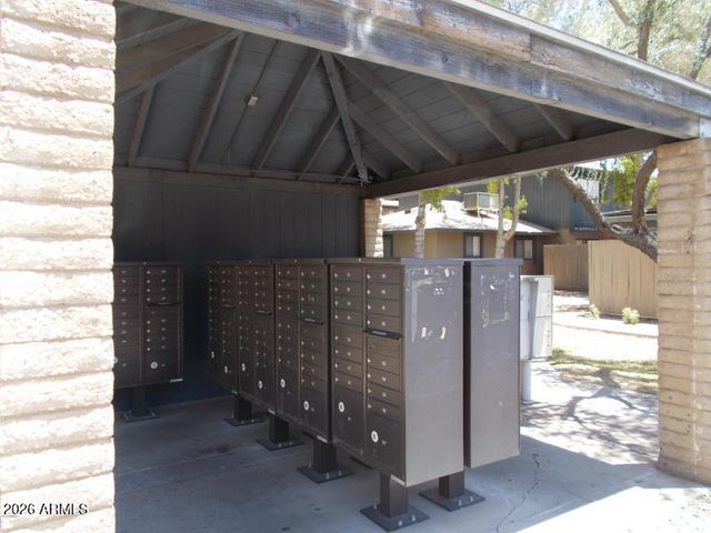 286 W PALOMINO Drive 23, Chandler, AZ 85225