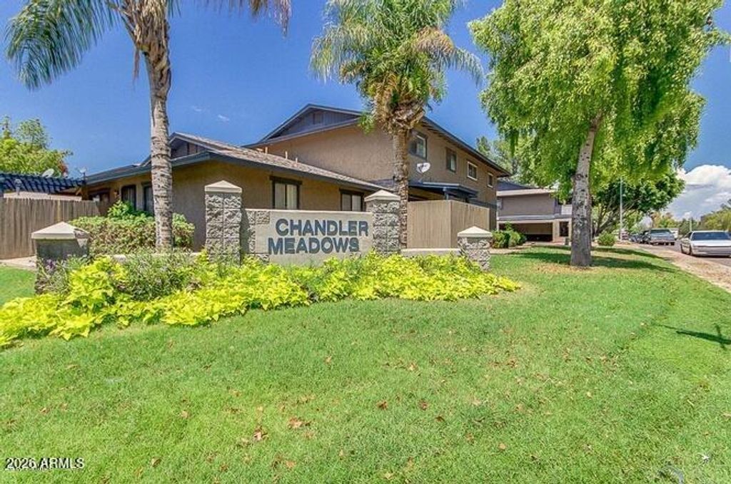 286 W PALOMINO Drive 23, Chandler, AZ 85225