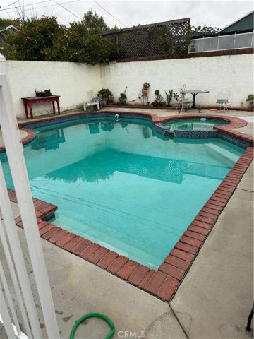 7209 Alverstone, Los Angeles, CA 90045