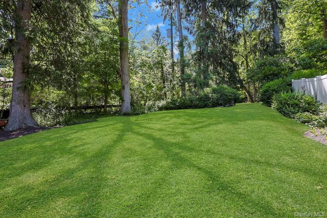 65 Douglas Road, Chappaqua, NY 10514