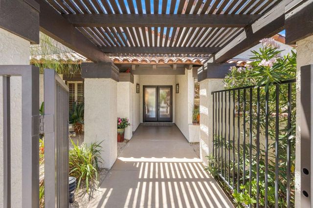 36 Calle Merida, Rancho Mirage, CA 92270