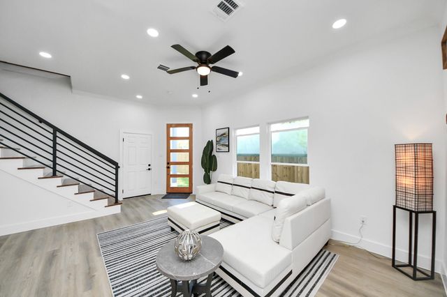 9307 Jutland Road, Houston, TX 77033
