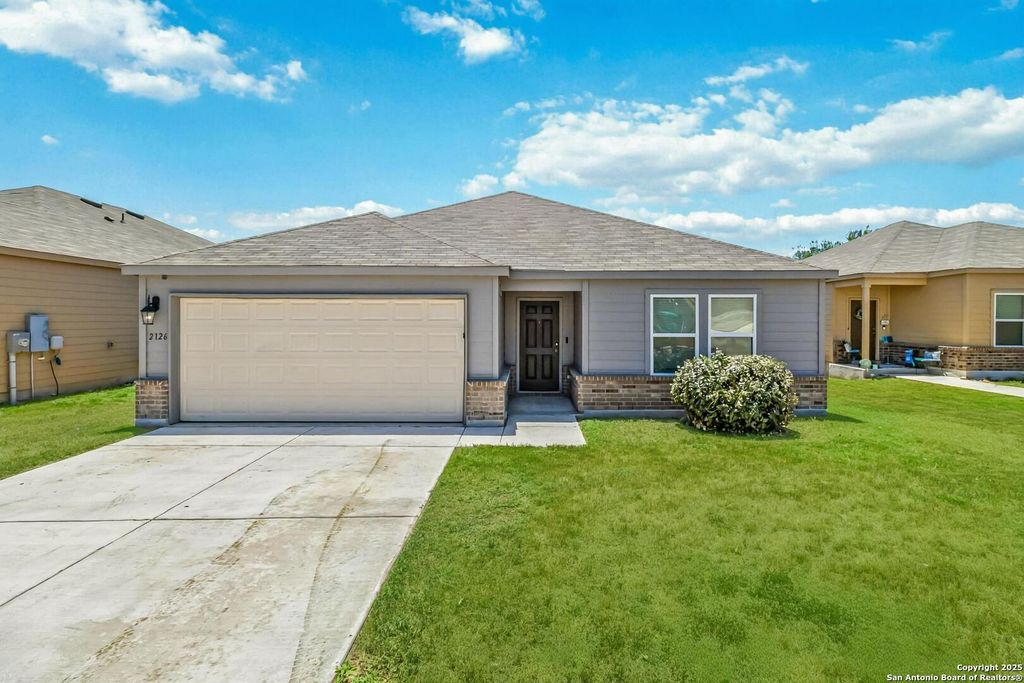 2126 Fishing Trl, San Antonio, TX 78224