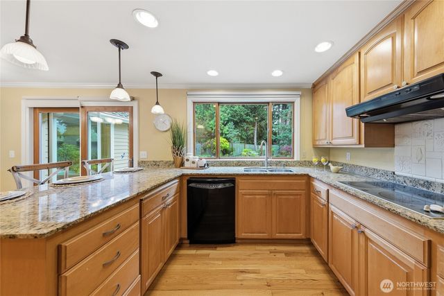 3630 204th Place NE, Sammamish, WA 98074