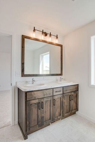 2304 37 Avenue S, Moorhead, MN 56560
