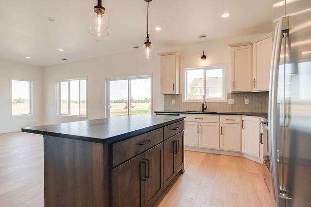 2304 37 Avenue S, Moorhead, MN 56560