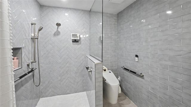 5143 SANDY BEACH AVENUE, Sarasota, FL 34242
