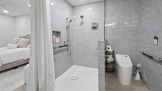 5143 SANDY BEACH AVENUE, Sarasota, FL 34242