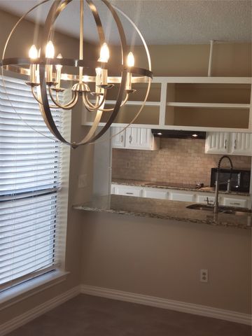 1307 Boardwalk Street, Arlington, TX 76011
