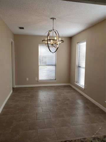 1307 Boardwalk Street, Arlington, TX 76011