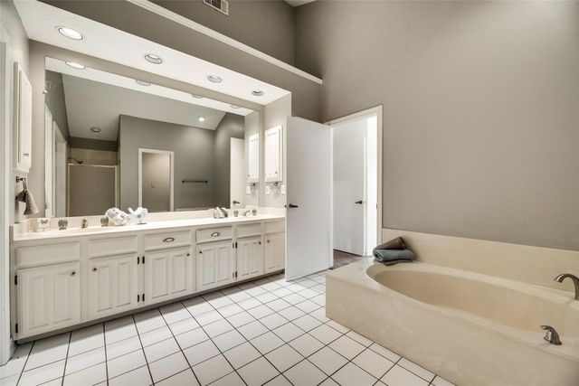 1307 Boardwalk Street, Arlington, TX 76011