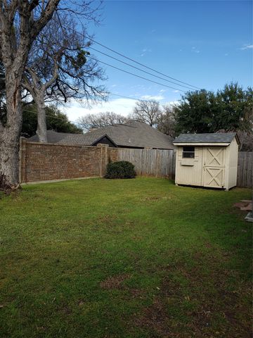 1307 Boardwalk Street, Arlington, TX 76011