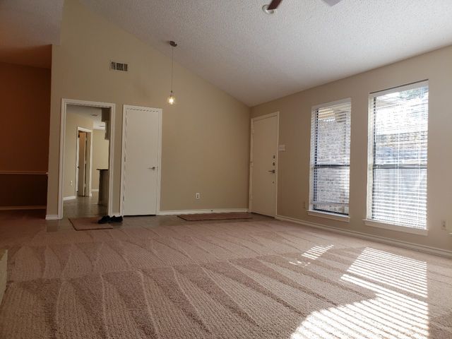 1307 Boardwalk Street, Arlington, TX 76011