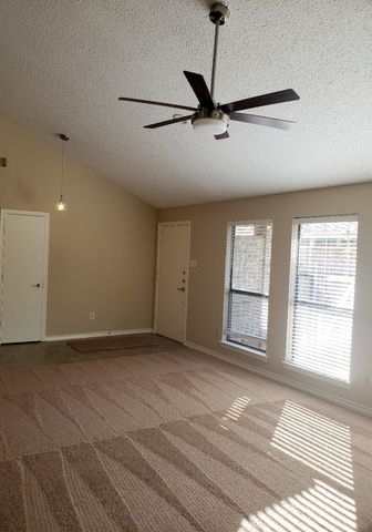 1307 Boardwalk Street, Arlington, TX 76011