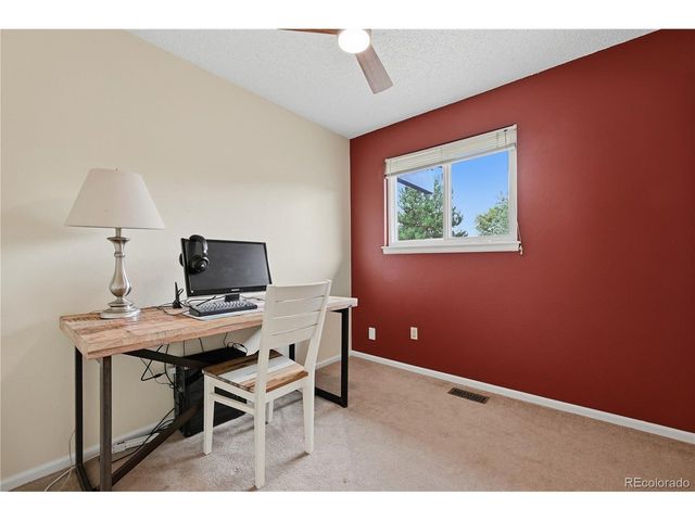 2516 Lanyon Dr, Longmont, CO 80503