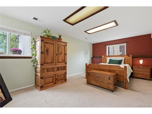 2516 Lanyon Dr, Longmont, CO 80503