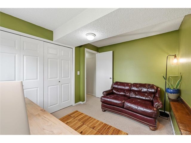 2516 Lanyon Dr, Longmont, CO 80503