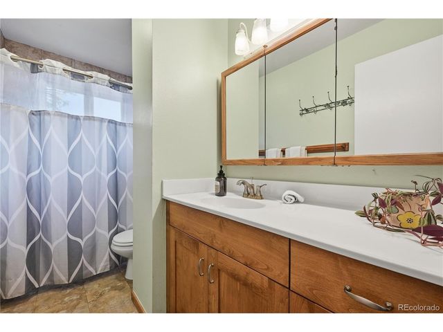 2516 Lanyon Dr, Longmont, CO 80503