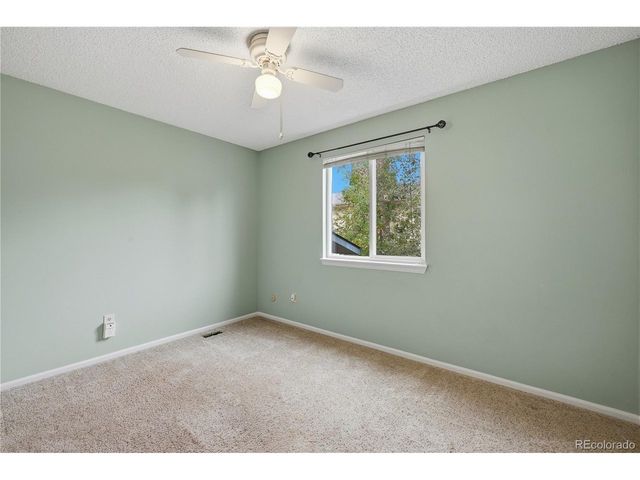 2516 Lanyon Dr, Longmont, CO 80503