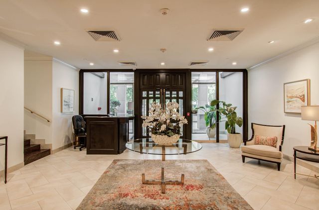 651 Bering Drive 1502, Houston, TX 77057