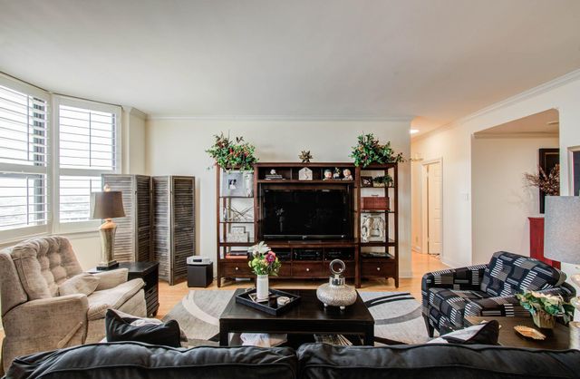 651 Bering Drive 1502, Houston, TX 77057