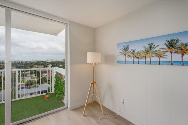 2000 NE 135th St 908, North Miami, FL 33181
