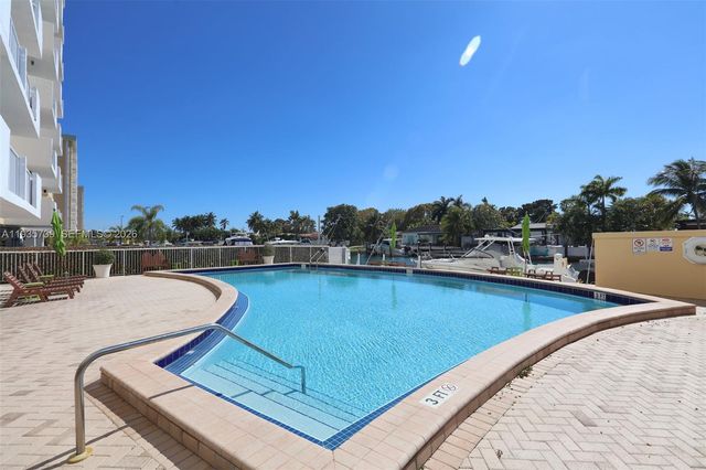 2000 NE 135th St 908, North Miami, FL 33181