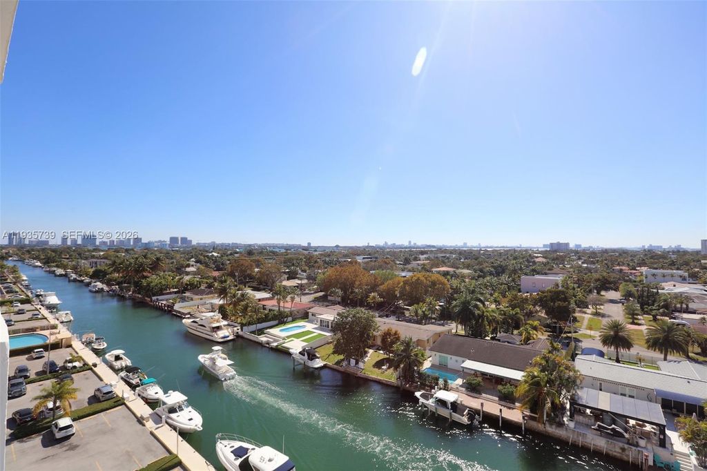 2000 NE 135th St 908, North Miami, FL 33181