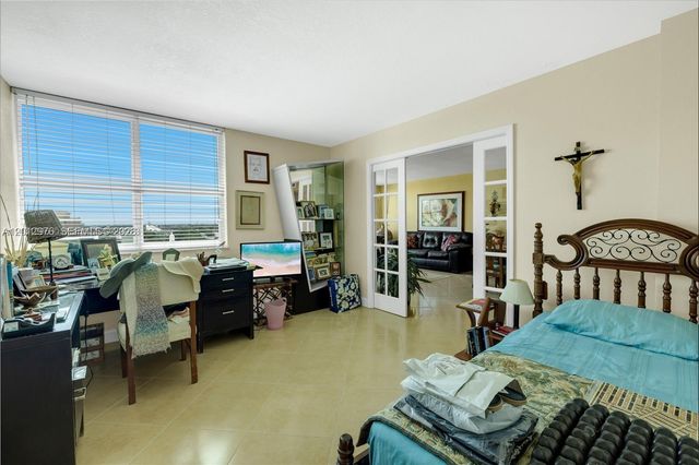 9125 SW 77th Ave 802, Miami, FL 33156