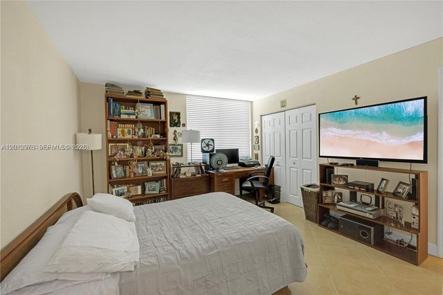 9125 SW 77th Ave 802, Miami, FL 33156