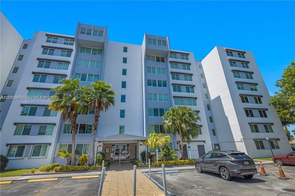 9125 SW 77th Ave 802, Miami, FL 33156