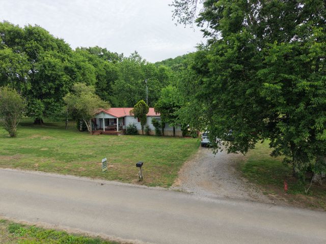 102 Sugar Tree Rd, Pulaski, TN 38478