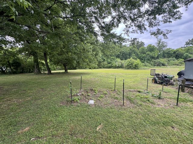 102 Sugar Tree Rd, Pulaski, TN 38478