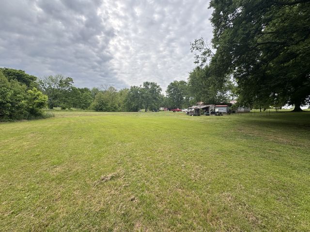 102 Sugar Tree Rd, Pulaski, TN 38478