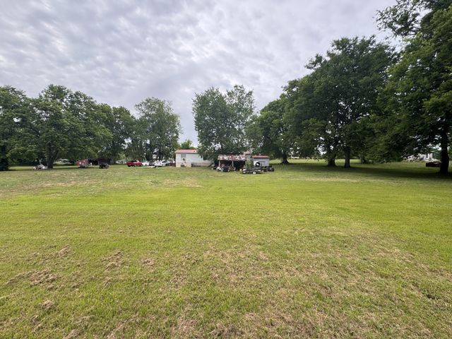 102 Sugar Tree Rd, Pulaski, TN 38478