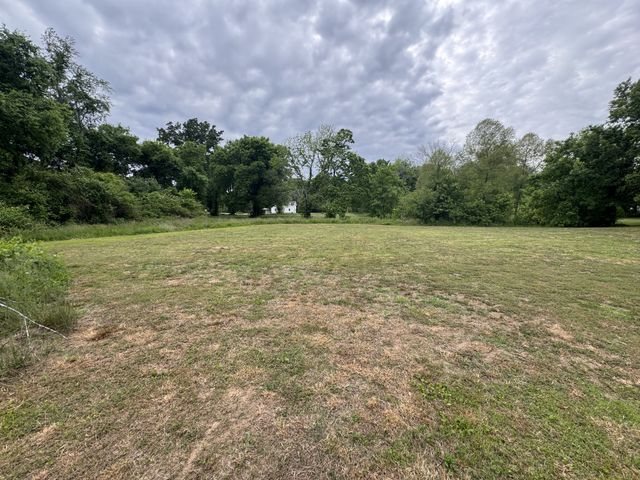 102 Sugar Tree Rd, Pulaski, TN 38478