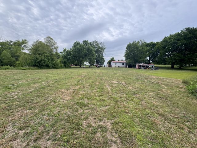 102 Sugar Tree Rd, Pulaski, TN 38478
