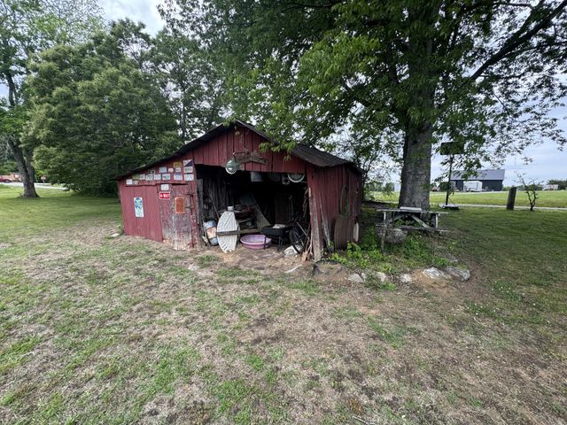 102 Sugar Tree Rd, Pulaski, TN 38478