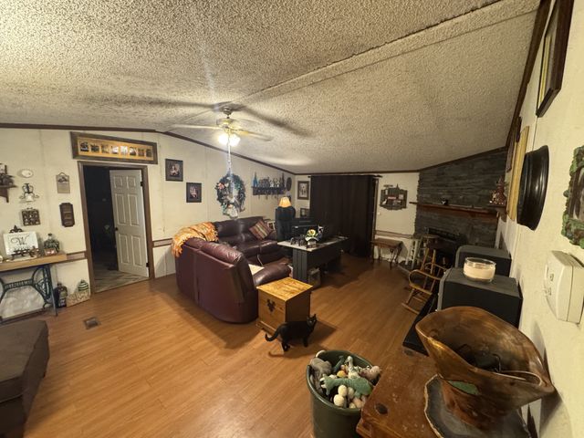 102 Sugar Tree Rd, Pulaski, TN 38478