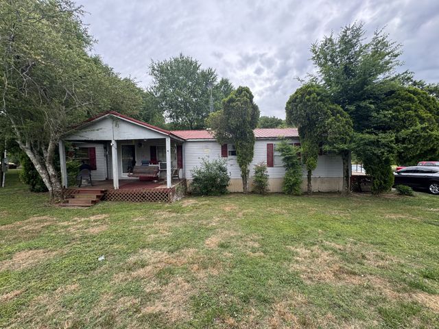 102 Sugar Tree Rd, Pulaski, TN 38478