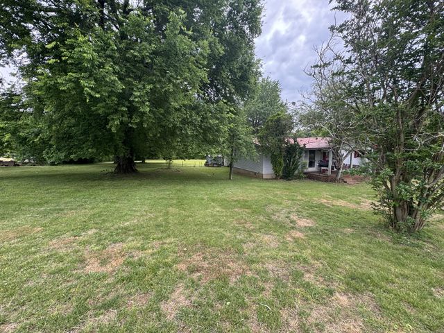 102 Sugar Tree Rd, Pulaski, TN 38478