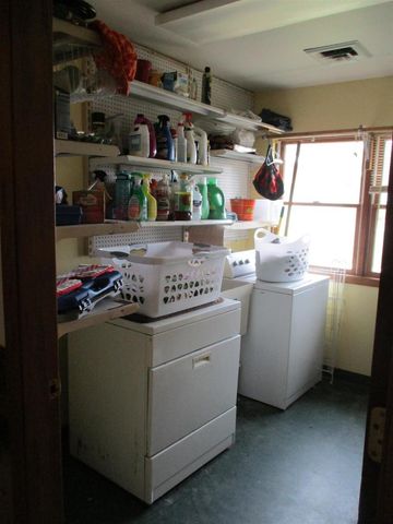 E11062 Center Road, North Freedom, WI 53951