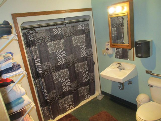 E11062 Center Road, North Freedom, WI 53951