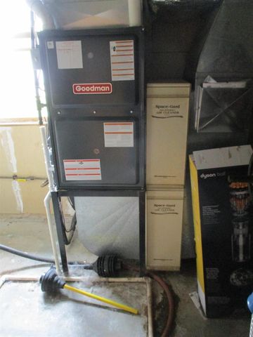 E11062 Center Road, North Freedom, WI 53951