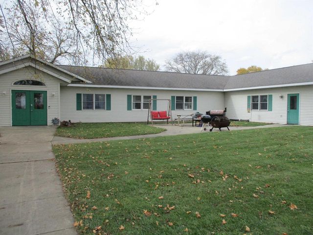 E11062 Center Road, North Freedom, WI 53951