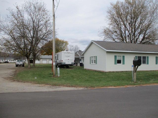 E11062 Center Road, North Freedom, WI 53951