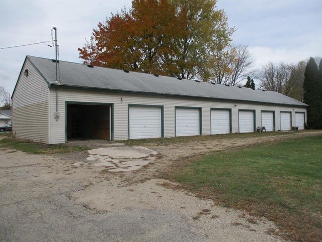 E11062 Center Road, North Freedom, WI 53951